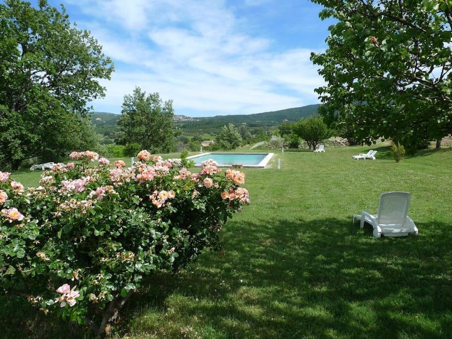 Le Lavoir Lacoste  Extérieur photo